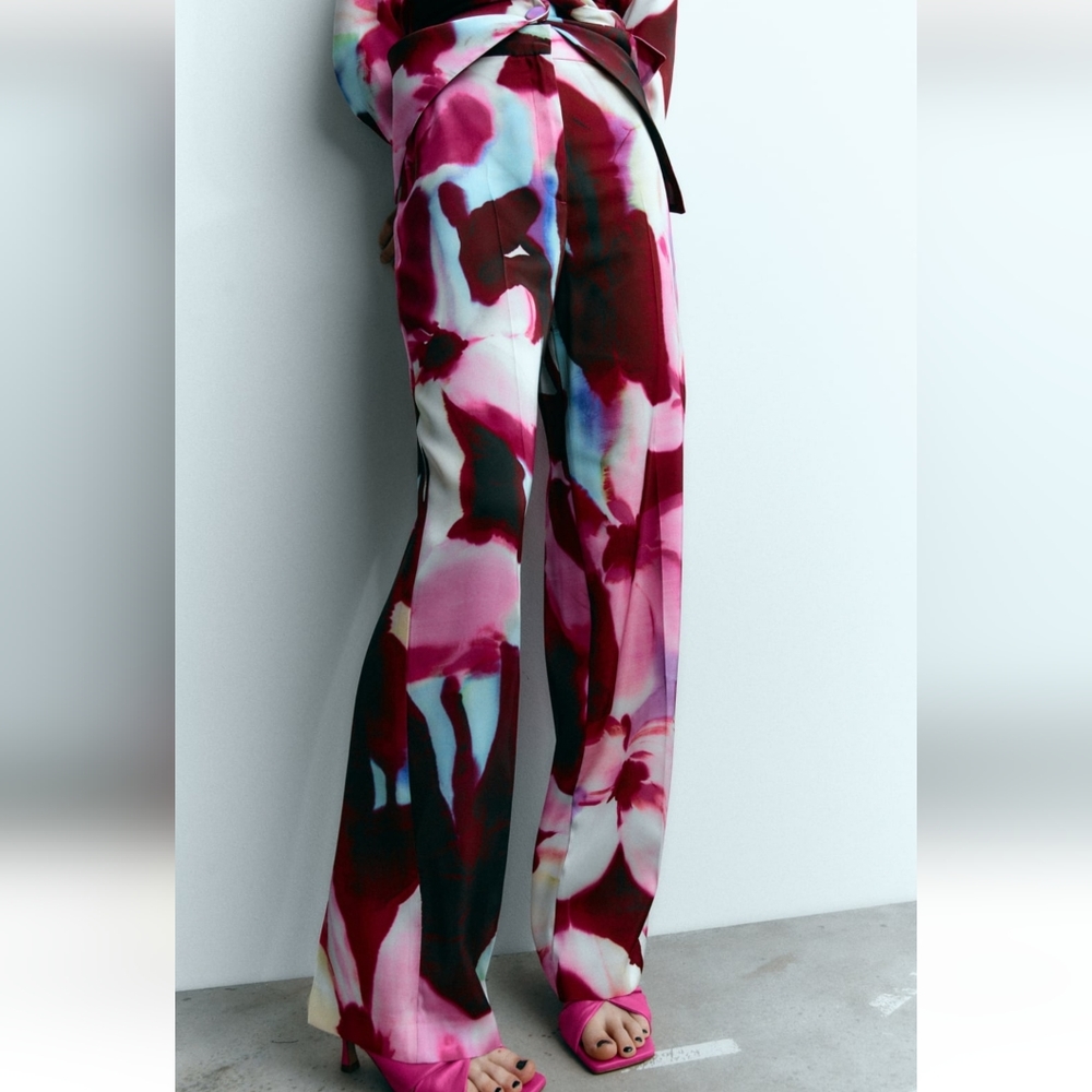 NWT    Zara floral print satin pants